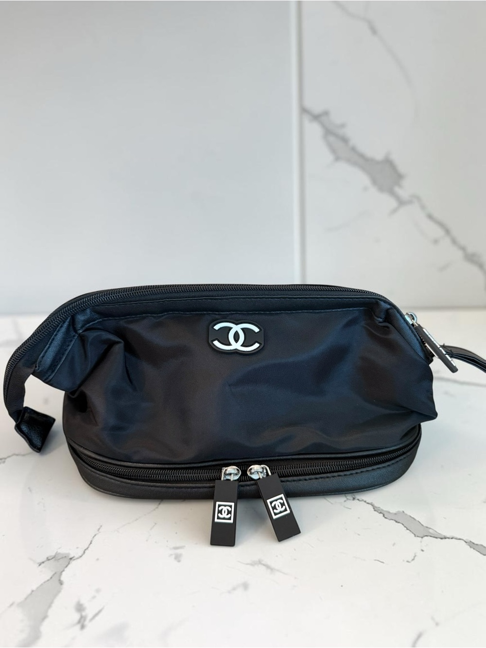 NWOT Source Unknown Black Nylon Men's Toiletry Bag with Logo Emblem